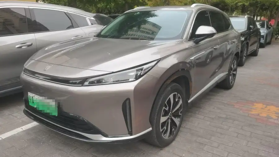 Roewe D5X DMH 135 Flagship