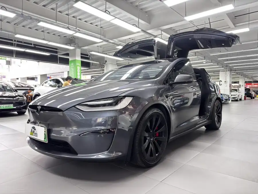 Tesla Model X Plaid