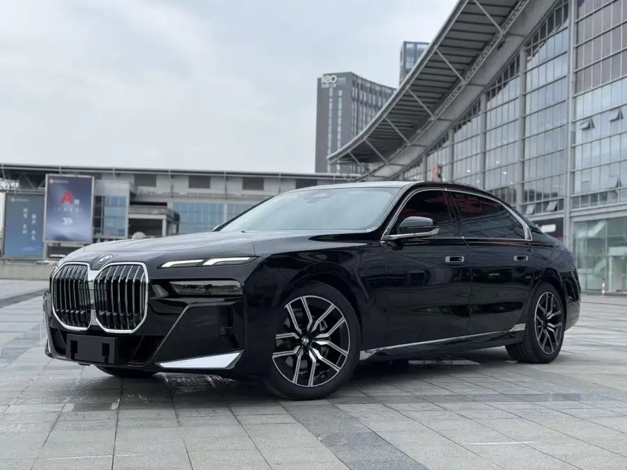 BMW 7 Series 735Li M