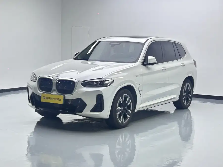 BMW iX3 Lead