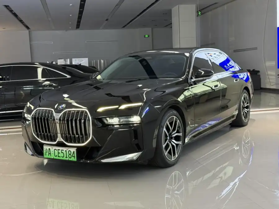 BMW i7 eDrive50L Lead M