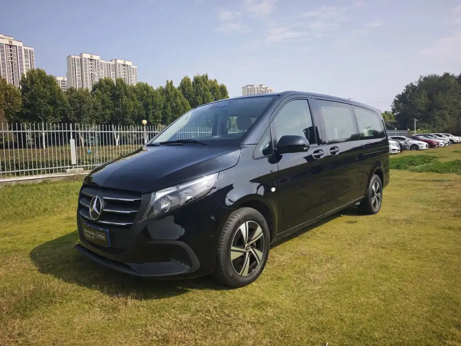 Mercedes-Benz Vito 2.0T 7 мест