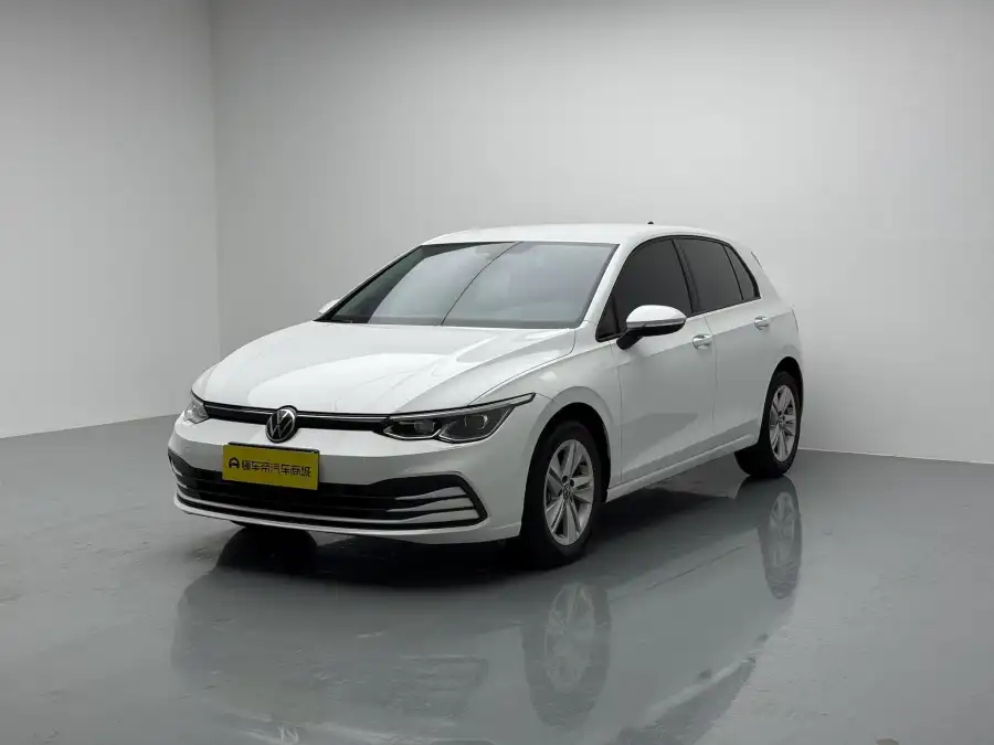 Volkswagen Golf 200TSI DSG