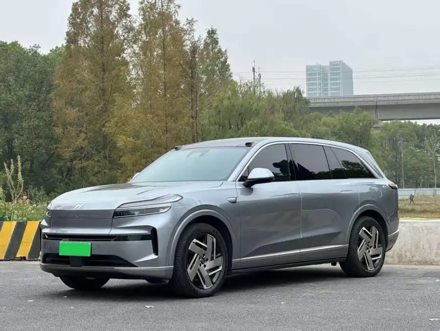 Onvo L90 6 мест Ultra
