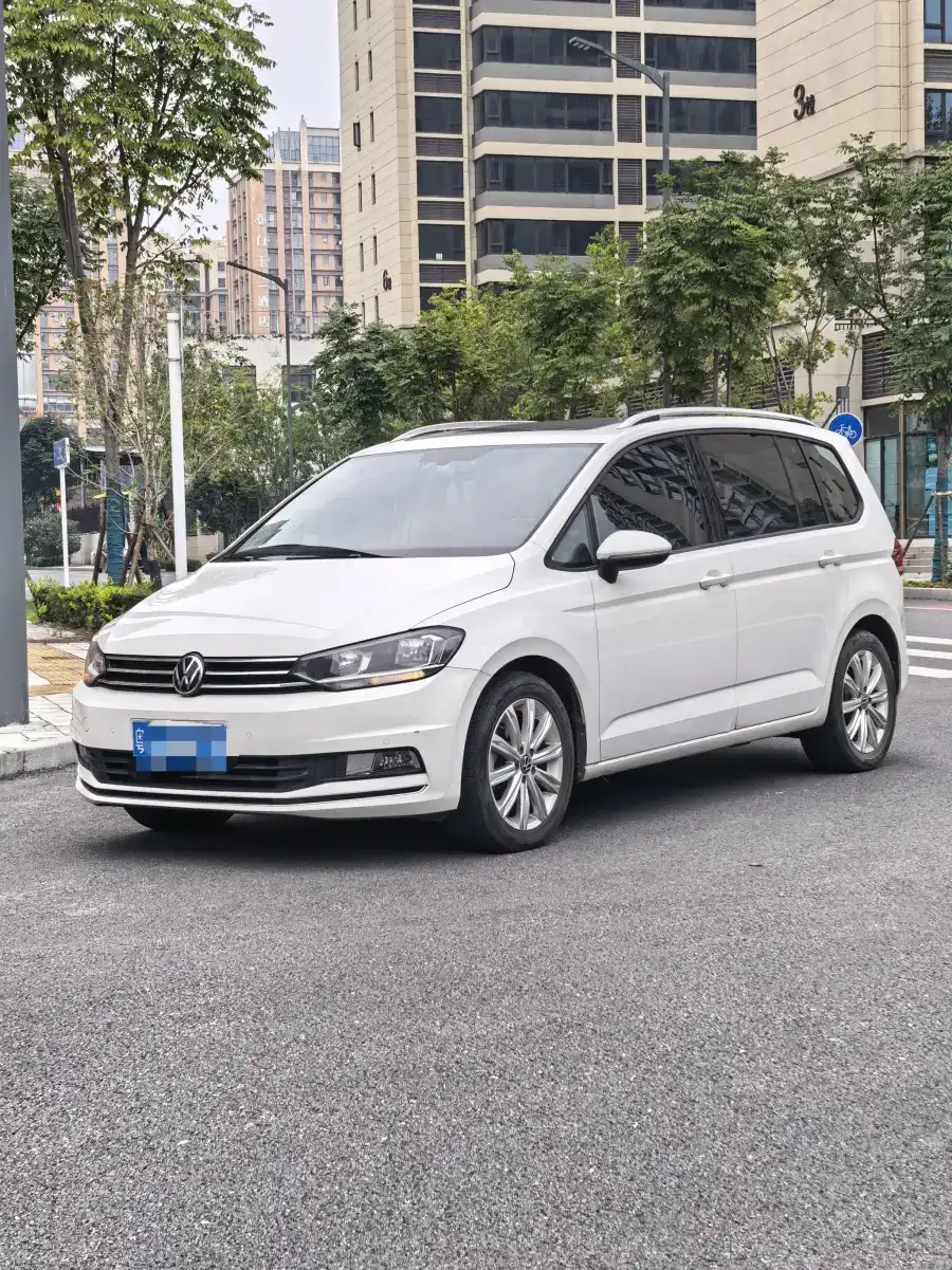 Volkswagen Touran L 280TSI DSG Comfort 7 мест
