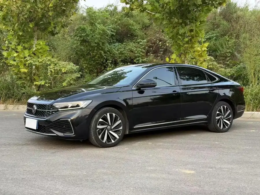 Volkswagen Passat 330TSI Elite