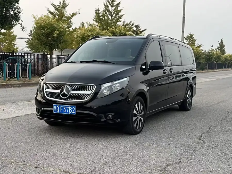 Mercedes-Benz Vito 2.0T 7 мест