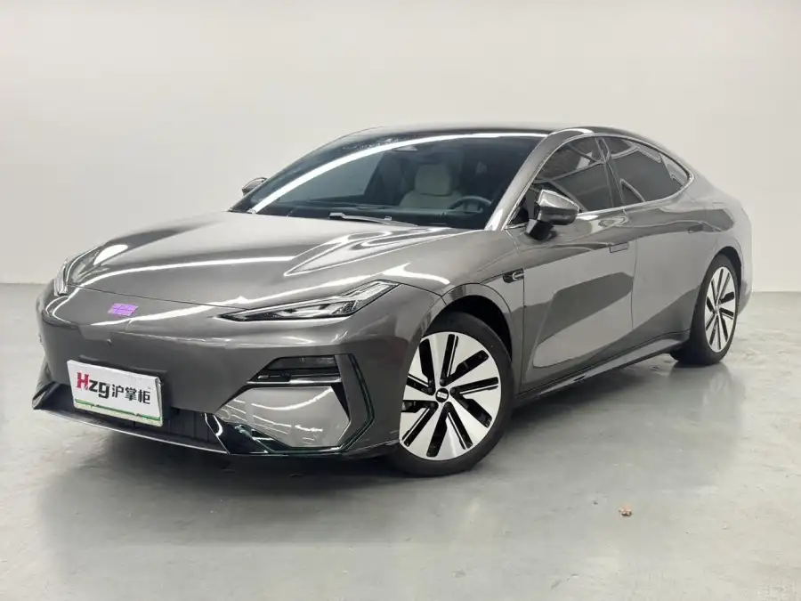 Geely Galaxy E8 665km