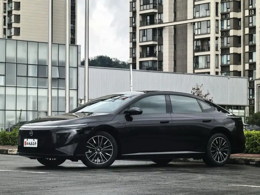 Nissan N7 625 Max
