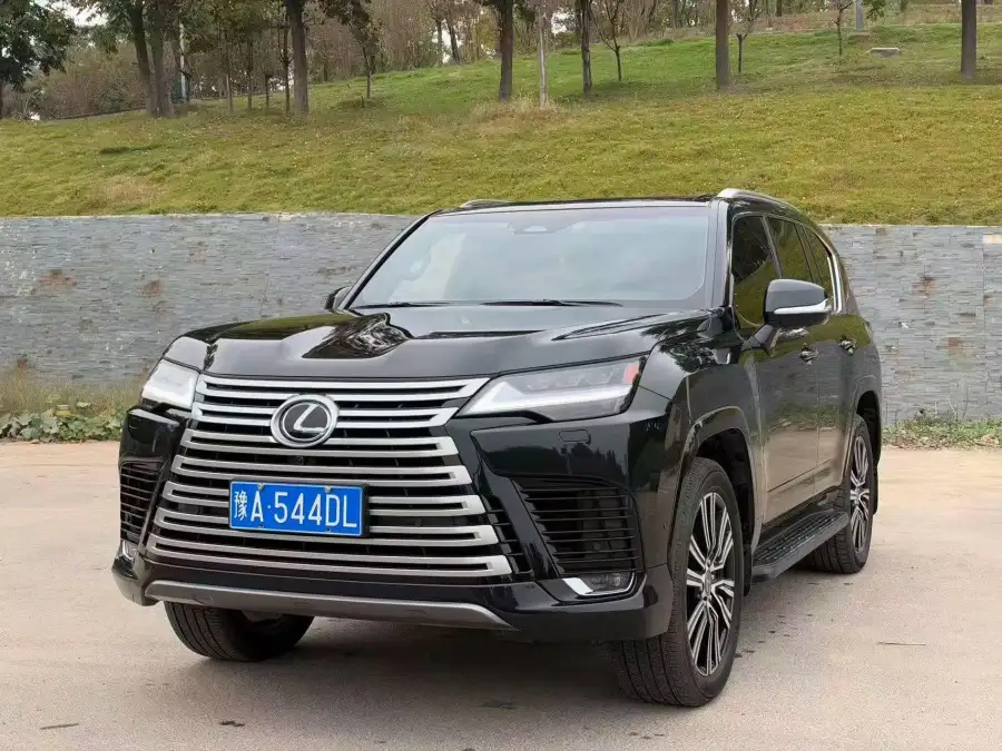 Lexus LX 700h OVERTRAIL