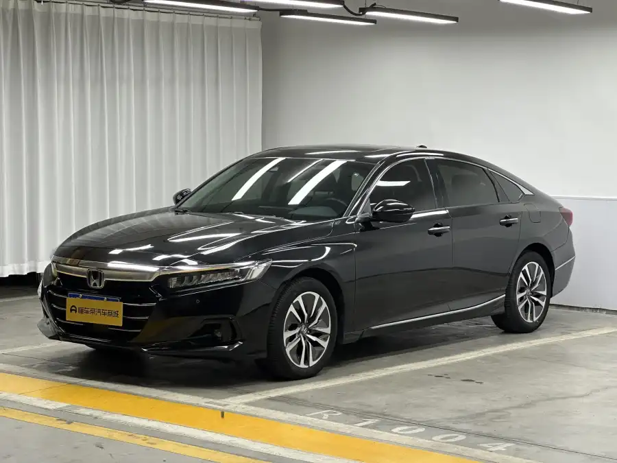 Honda Accord · 2.0L