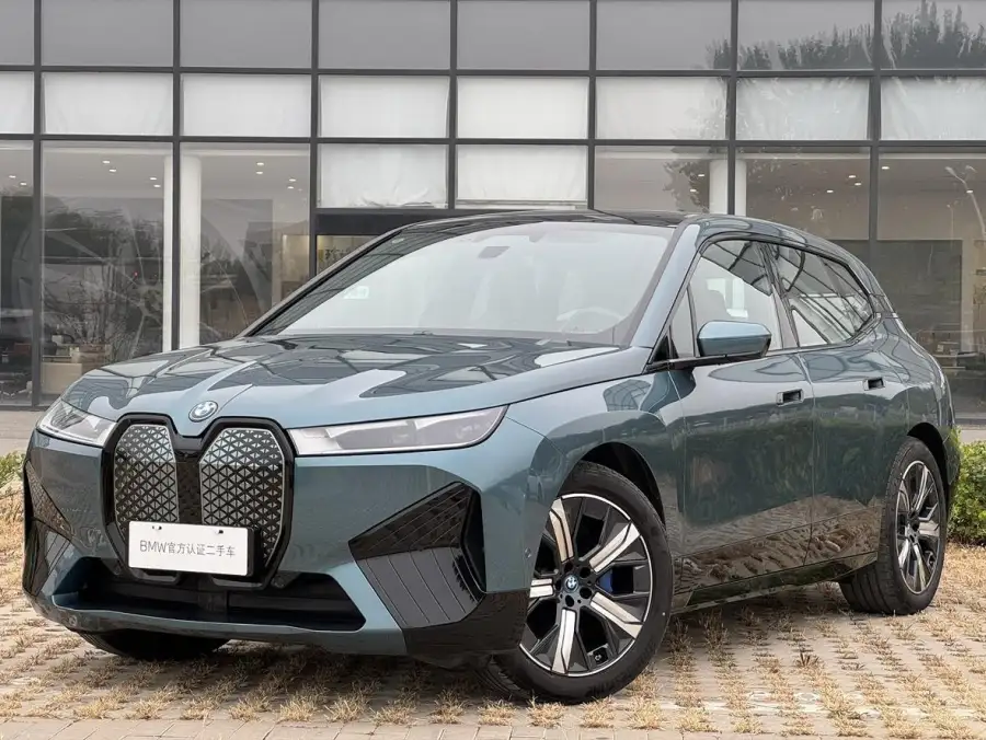 BMW iX