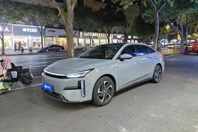 Geely Galaxy L6 1.5T DHT 125km MAX