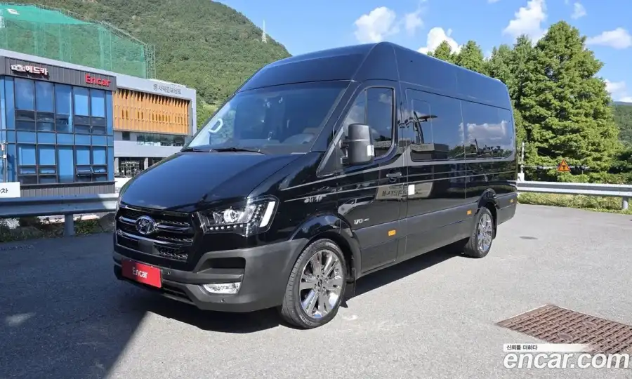Hyundai Solati 15-seater