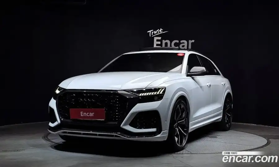 Audi RSQ8