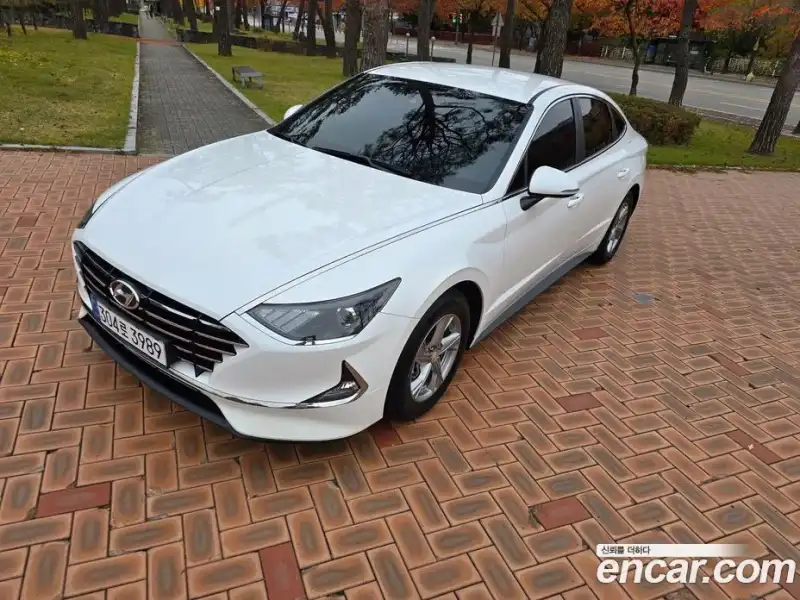 Hyundai Sonata 2.0 LPG rental car