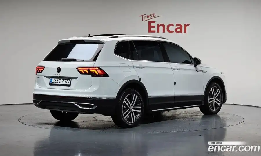 Volkswagen Tiguan 2.0 TSI Prestige