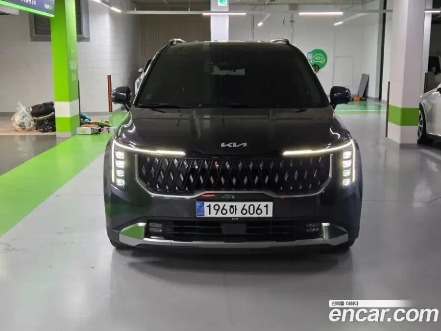 Kia Canival Gasoline 7-Seater Signature