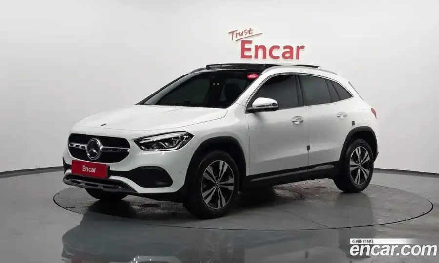 Mercedes-Benz GLA-Class GLA220