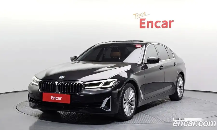 BMW 5-Series 520i Luxury