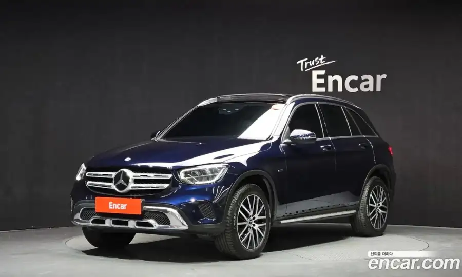 Mercedes-Benz GLC-Class GLC300e 4MATIC