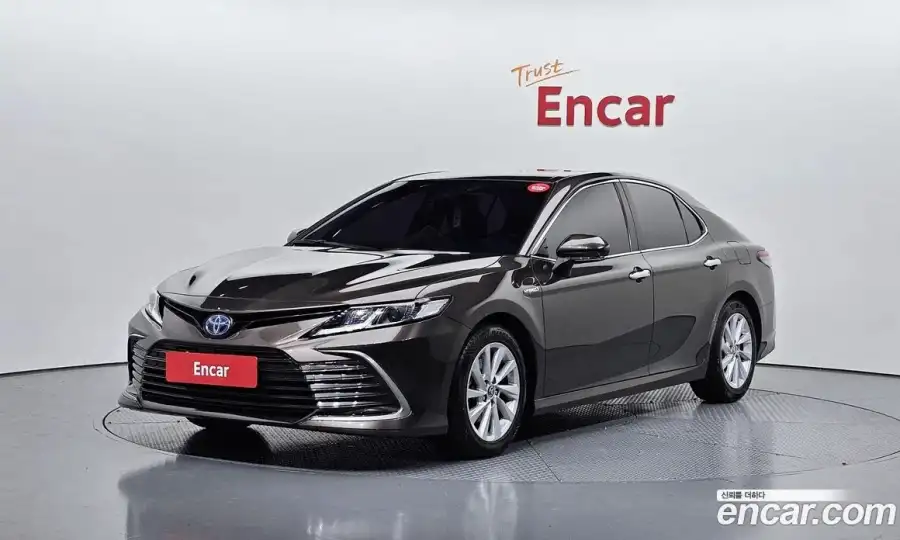 Toyota Camry 2.5 LE Hybrid