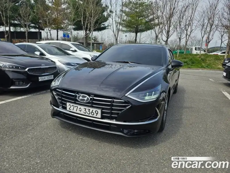 Hyundai Sonata 2.0 LPG rental car