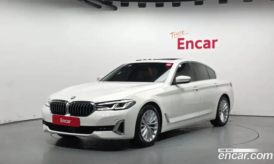 BMW 5-Series 520i Luxury