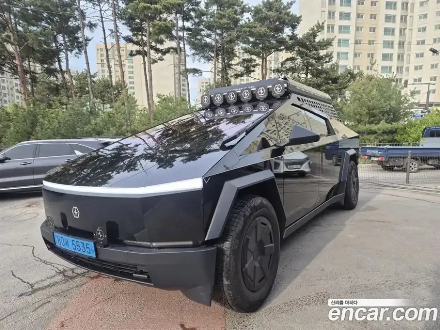 Tesla Cybertruck AWD