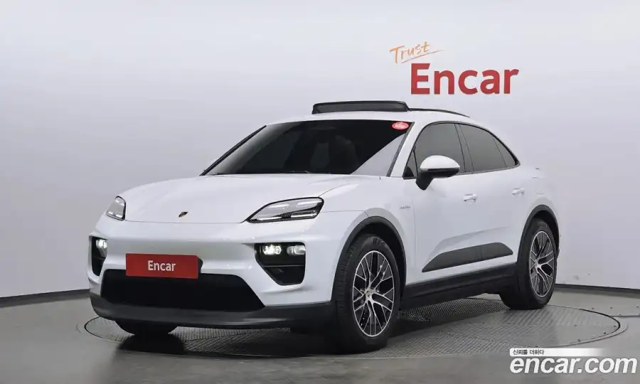 Porsche Macan Base