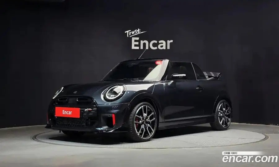 Mini Cooper Convertible JCW