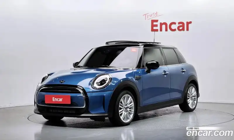Mini Cooper 5-Door Classic Plus