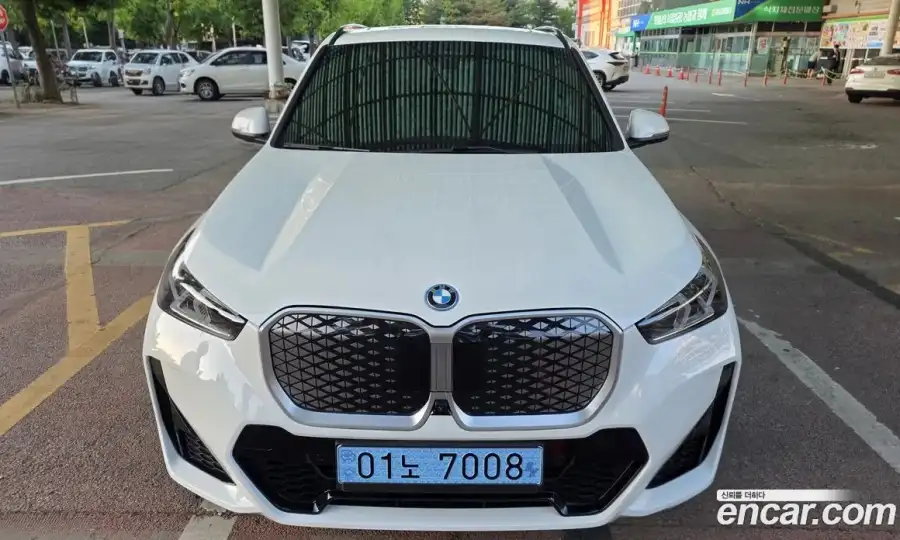 BMW iX1 xDrive 30 M Sport