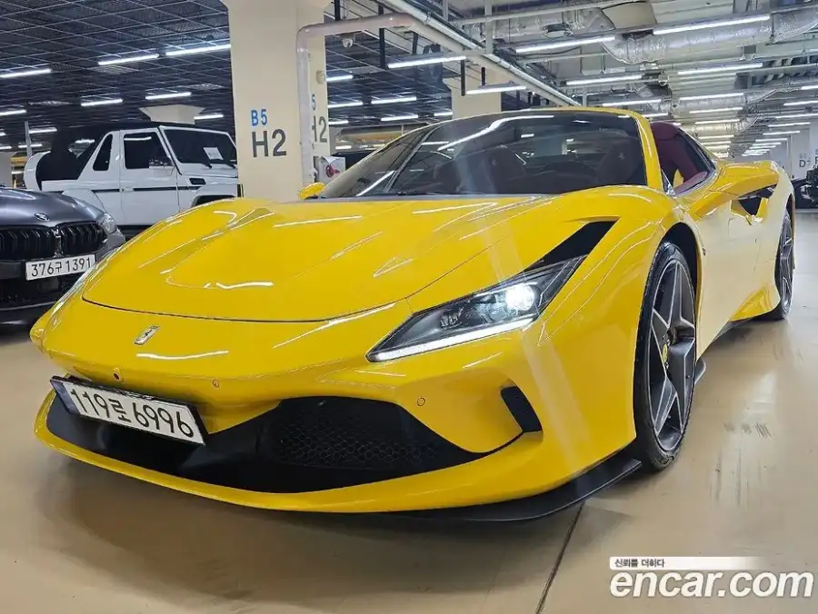 Ferrari F8 3.9 V8