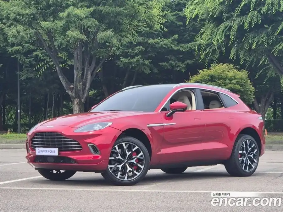 Aston Martin Dbx 4.0 V8