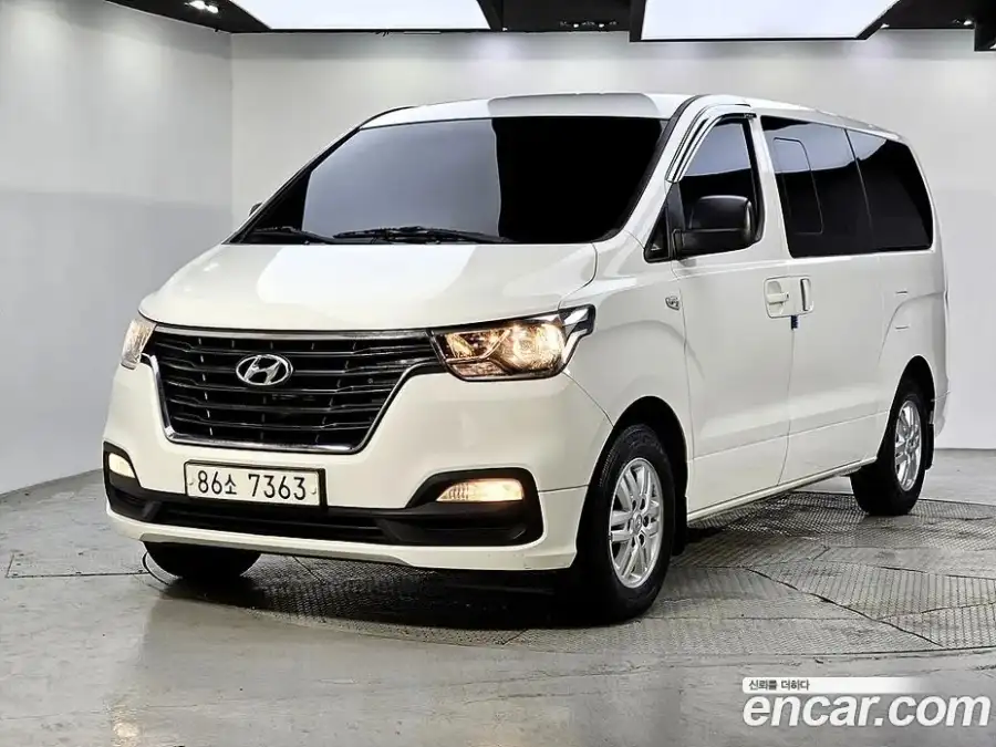 Hyundai Starex Van 5-Seater