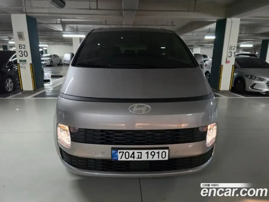Hyundai Staria L3.5 Tourer 11-Seater