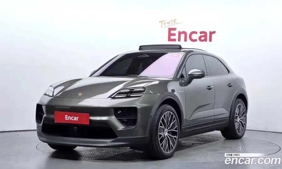 Porsche Macan Base 4