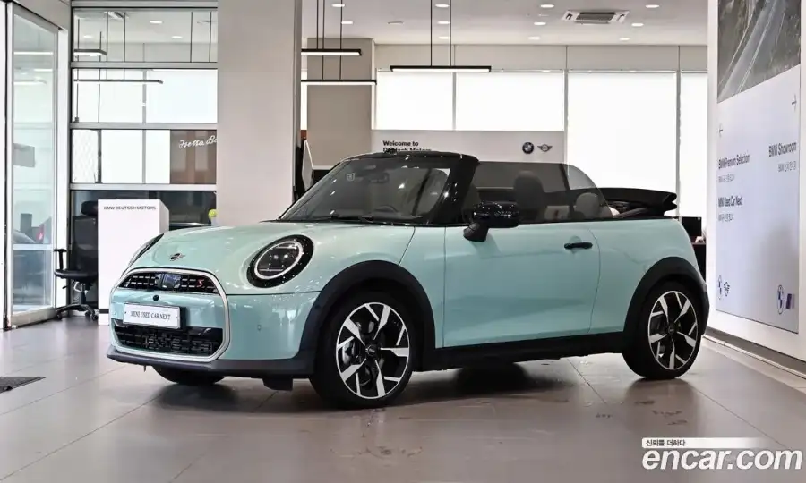 Mini Cooper Convertible Favoured