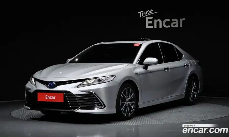 Toyota Camry 2.5 XLE Hybrid