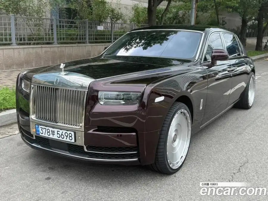 Rolls-Royce Phantom 6.7 EWB V12