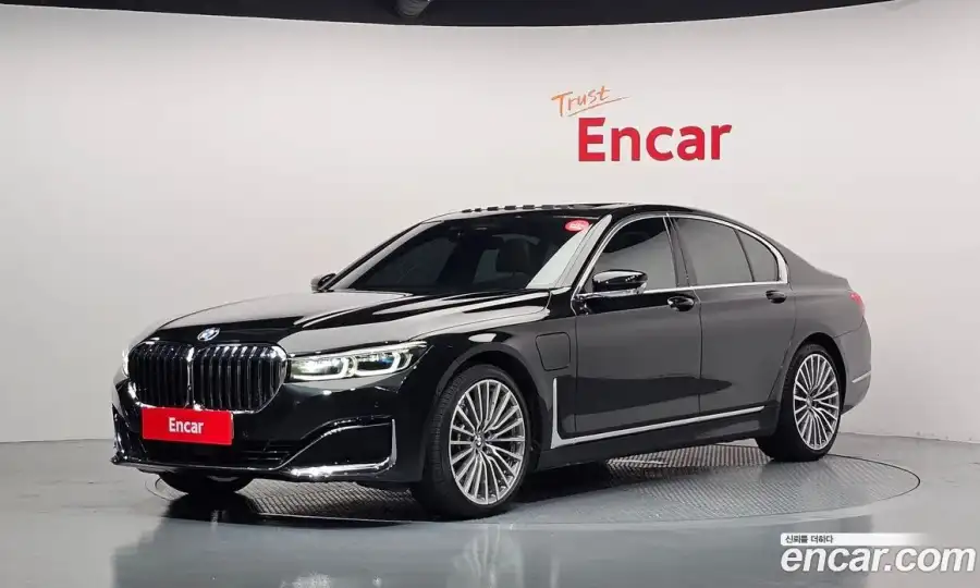 BMW 7-Series 745e iPerformance Design