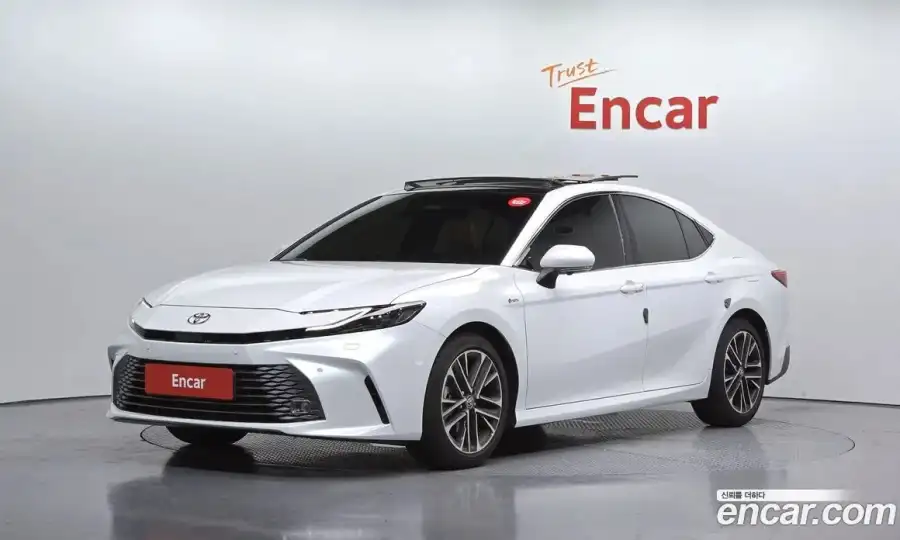 Toyota Camry 2.5 XLE Premium Hybrid