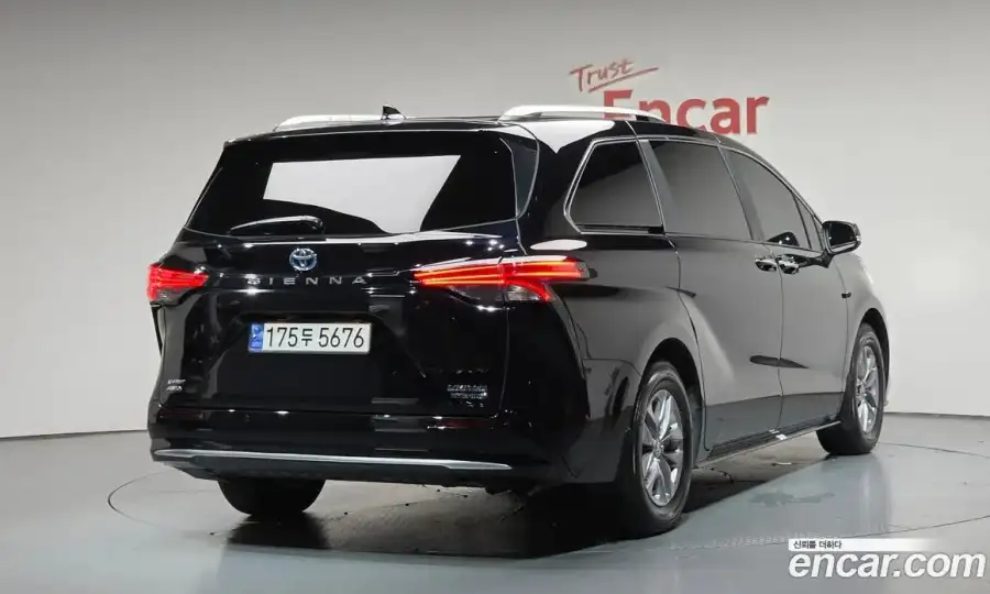 Toyota Sienna 2.5 Hybrid AWD