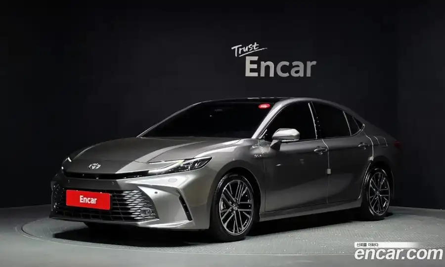 Toyota Camry 2.5 XLE Premium Hybrid