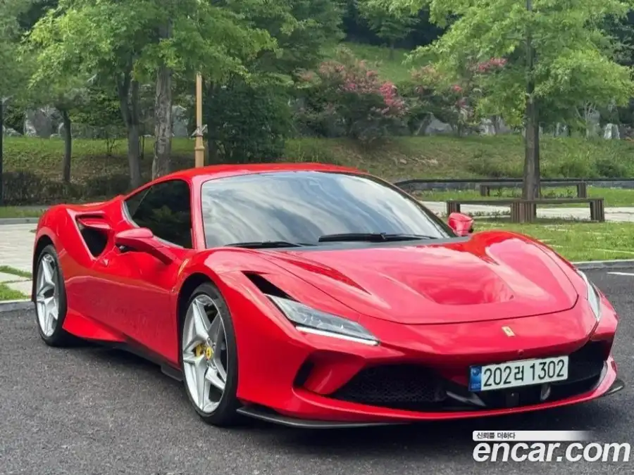 Ferrari F8 3.9 V8