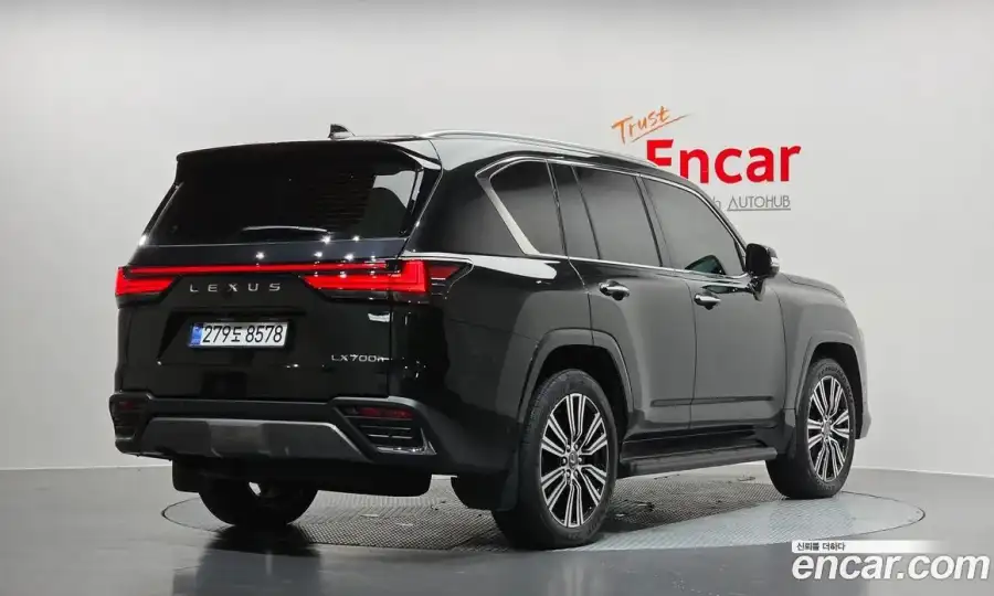 Lexus LX 700h Luxury