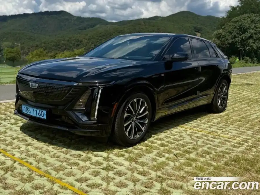 Cadillac Lyriq Sport