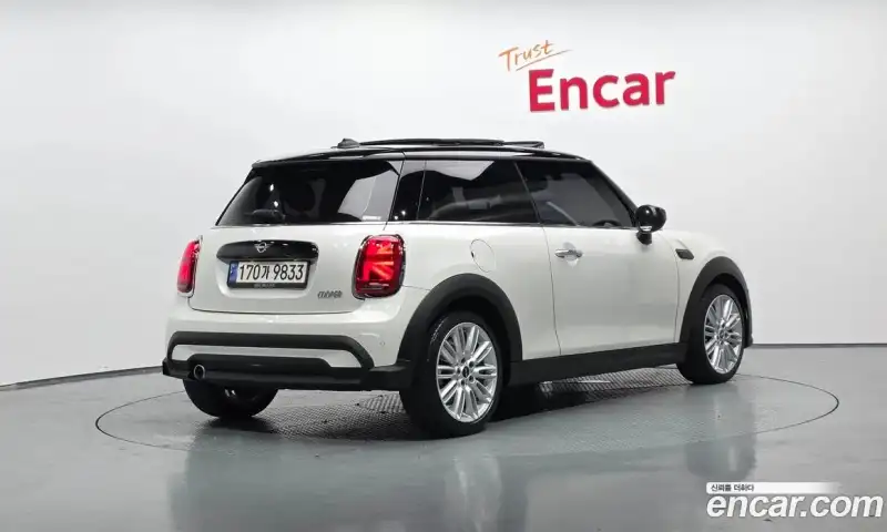 Mini Cooper Classic Plus Launch Pack