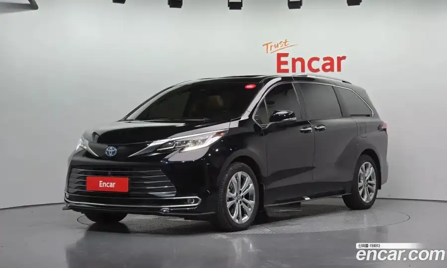Toyota Sienna 2.5 Hybrid 2WD